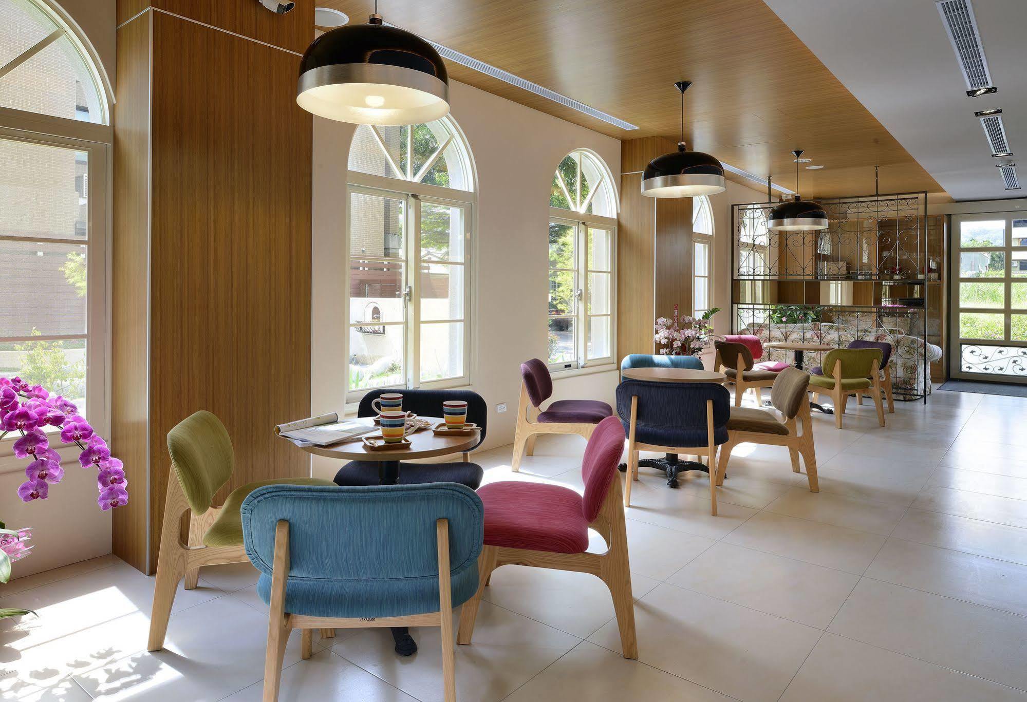 Caffir Garden Hotel Jiji Exterior photo