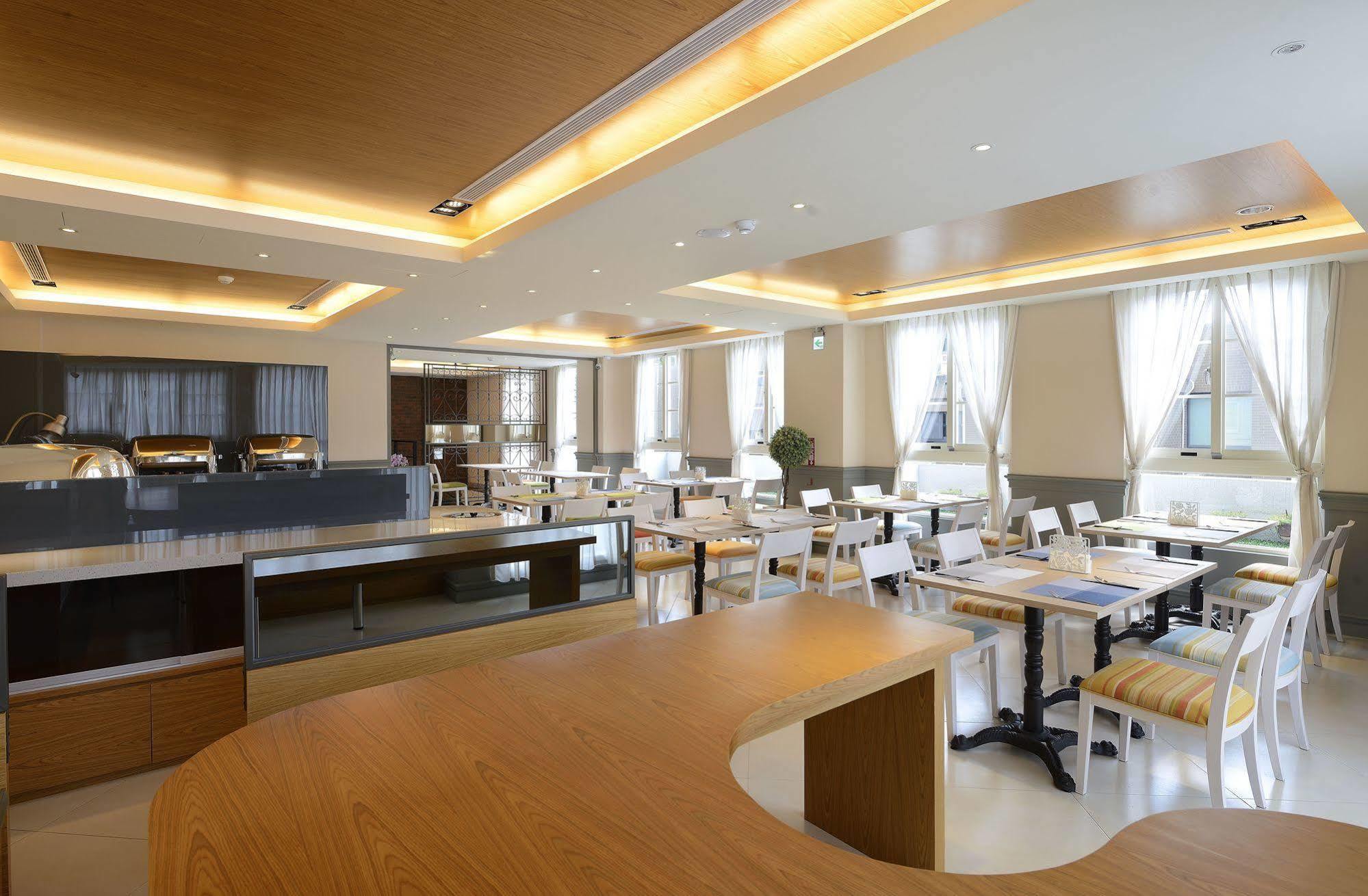 Caffir Garden Hotel Jiji Exterior photo