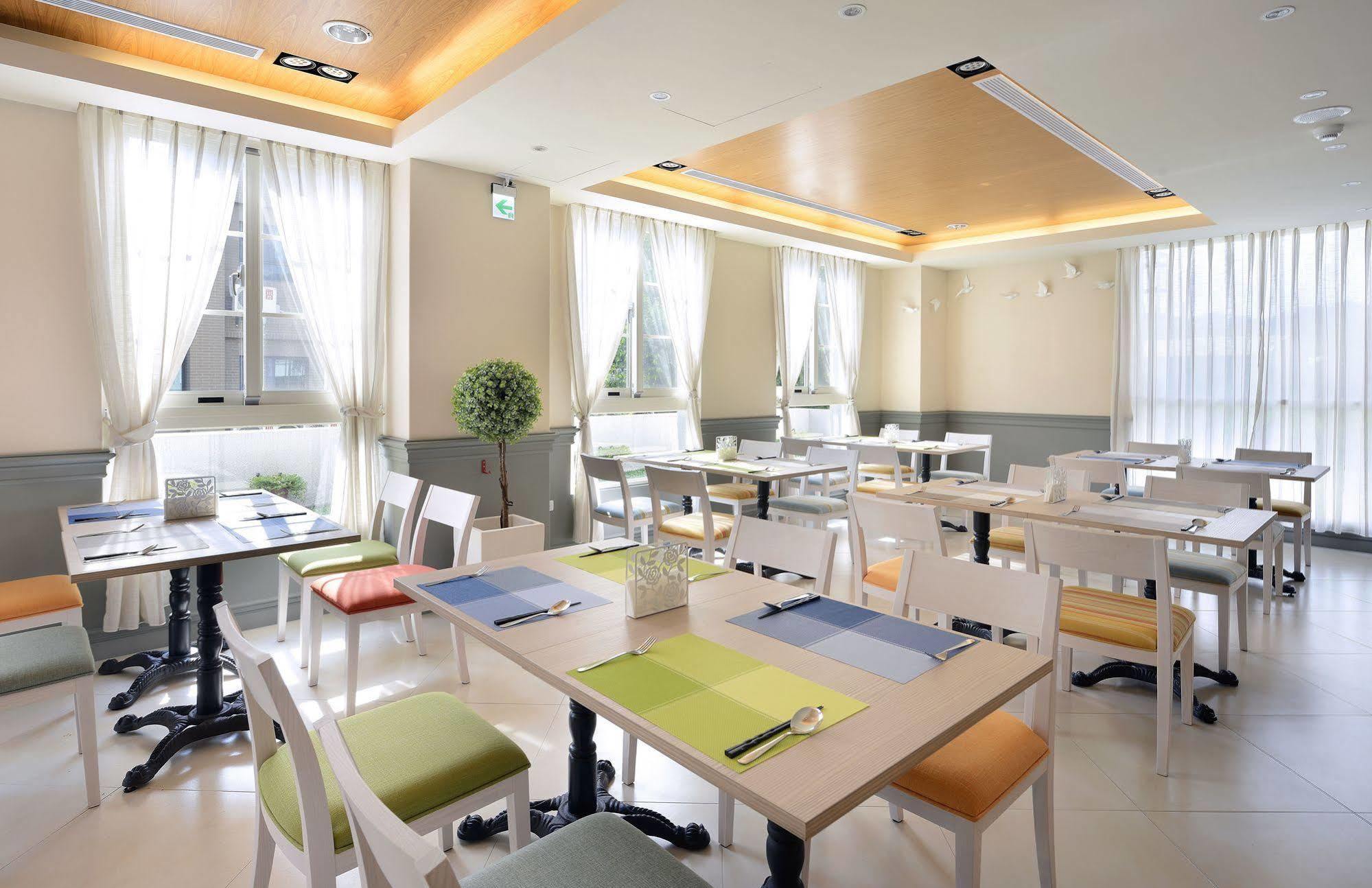 Caffir Garden Hotel Jiji Exterior photo